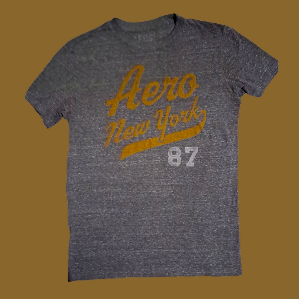Aeropostale New York Gray and Gold Tee! XS!